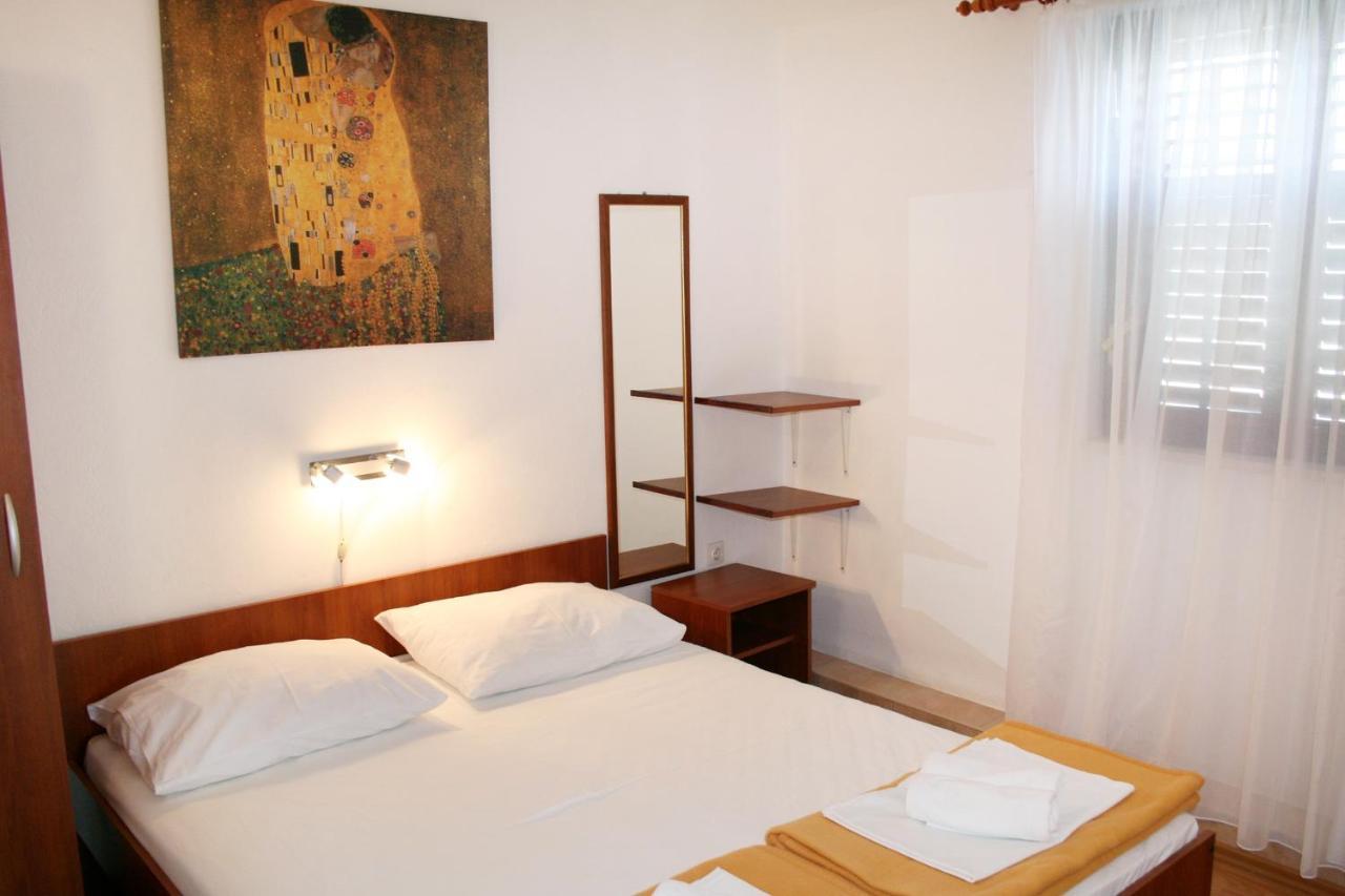 Apartments By The Sea Pisak, Omis - 1014 Esterno foto