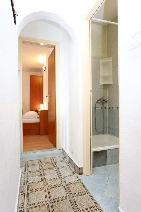 Apartments By The Sea Pisak, Omis - 1014 Esterno foto