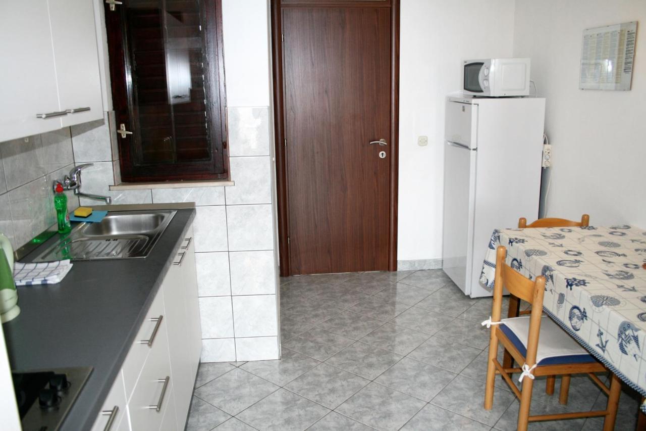 Apartments By The Sea Pisak, Omis - 1014 Esterno foto