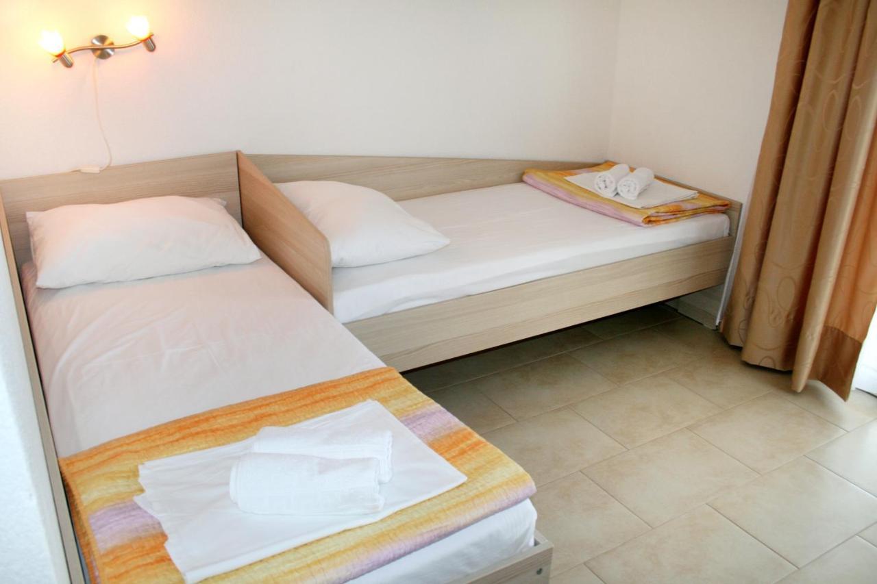 Apartments By The Sea Pisak, Omis - 1014 Esterno foto