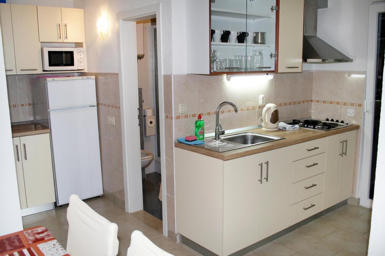 Apartments By The Sea Pisak, Omis - 1014 Esterno foto