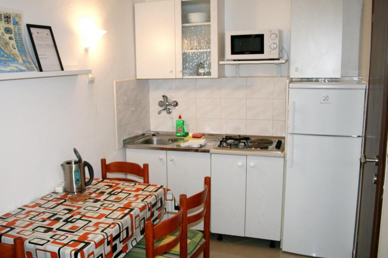 Apartments By The Sea Pisak, Omis - 1014 Esterno foto
